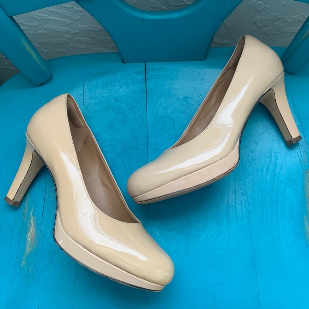 Clarks Nude Patton Leather Pumps 8
